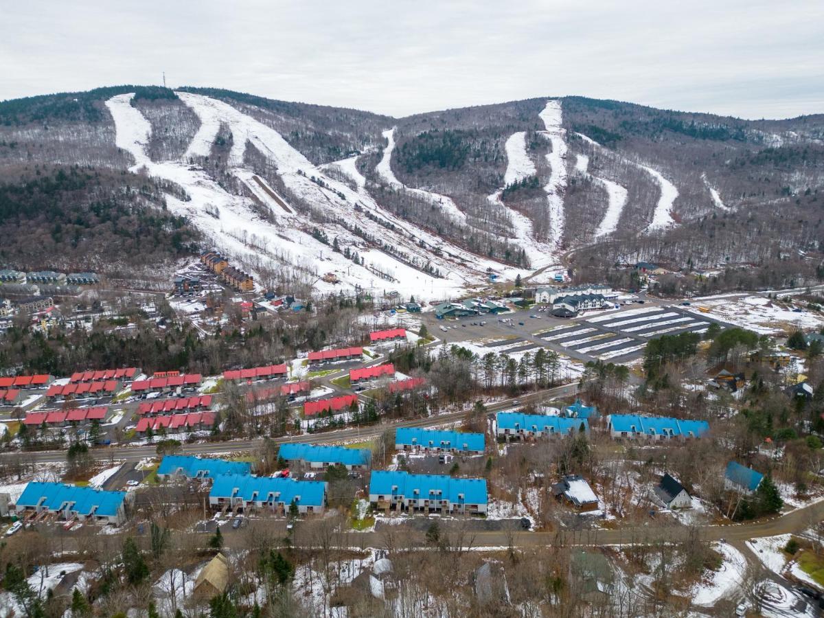 Superbe Condo Face Aux Pentes De Ski Stoneham!!! Bagian luar foto