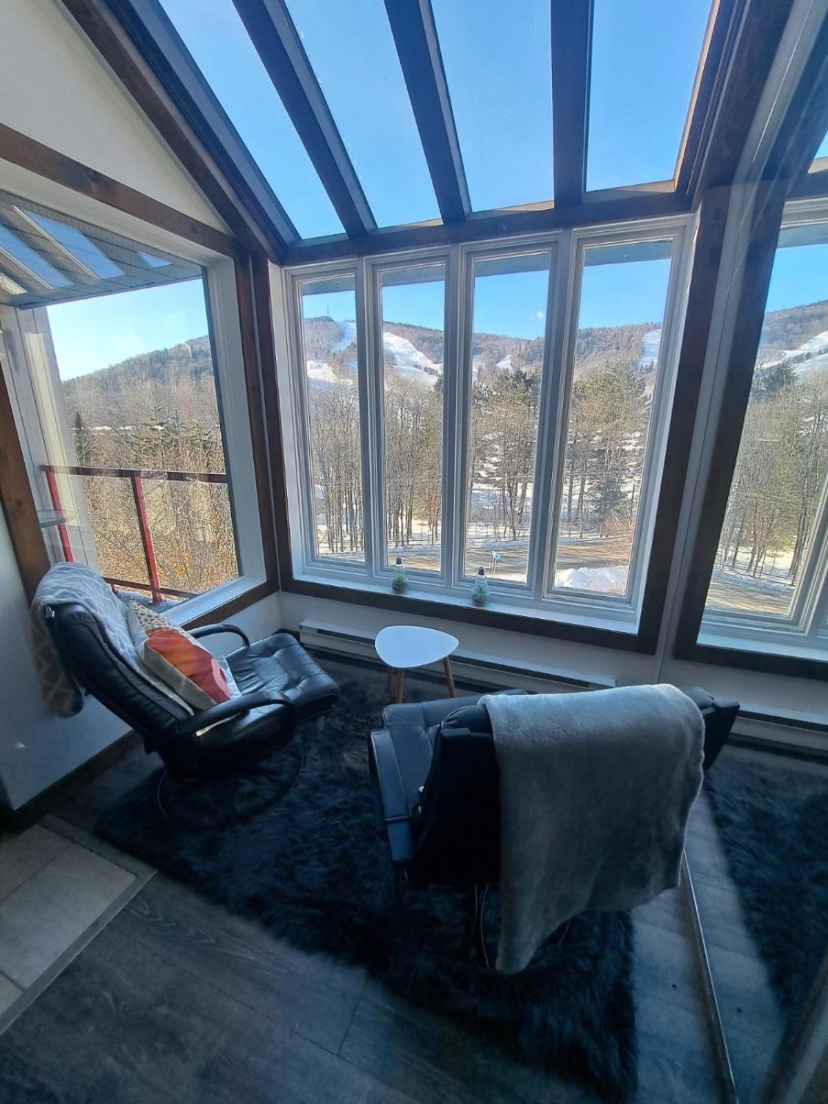 Superbe Condo Face Aux Pentes De Ski Stoneham!!! Bagian luar foto