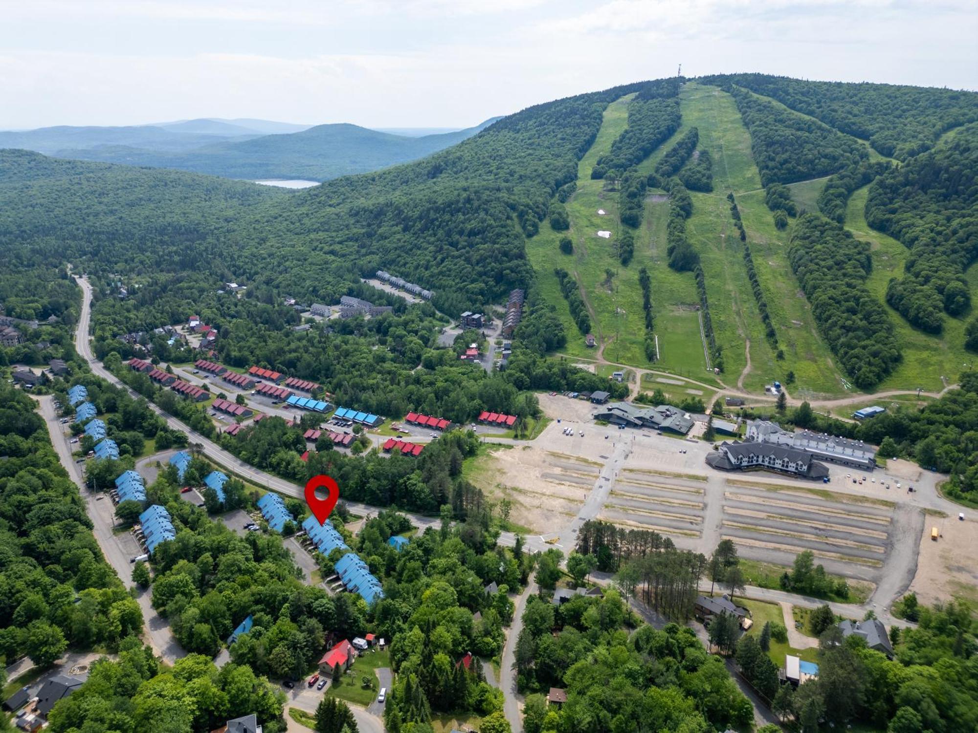 Superbe Condo Face Aux Pentes De Ski Stoneham!!! Bagian luar foto